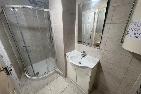 Greenford Avenue, Southall photo 4