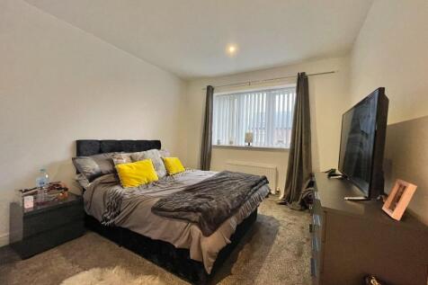 Lodge Place, Widnes, Cheshire, WA8 photo 3