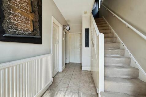 66, Crown Hills Avenue, LE5 4HE