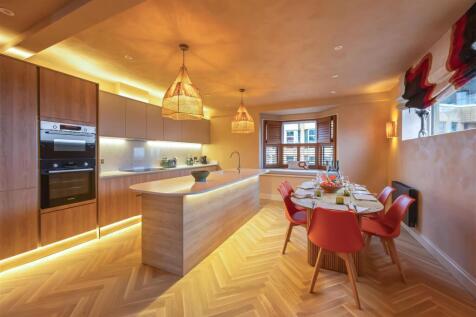 7D Queen Sq Kitchen.jpeg
