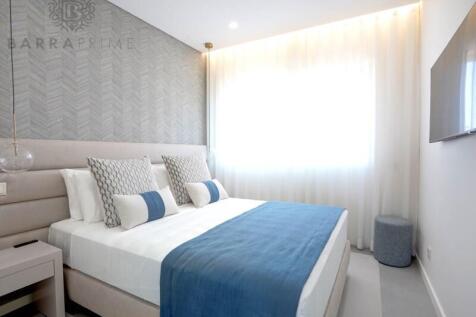 Luxury 2-Bedroom Apartment with Sea View in Forte Novo