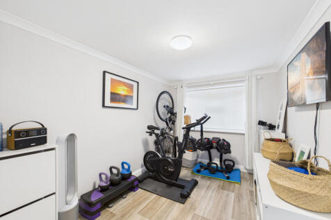 CAM01354G0-PR0611-STILL006