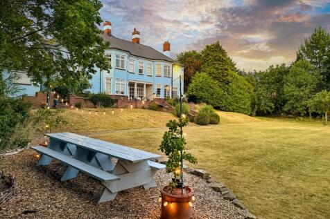 Fairy lights create an enchanting setting for summer evenings