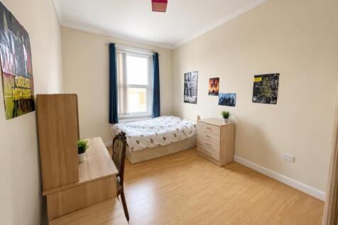 4 bedroom house bedr