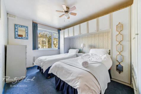 London, SE3 - property photo