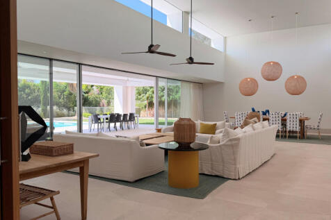 Living Room - 3