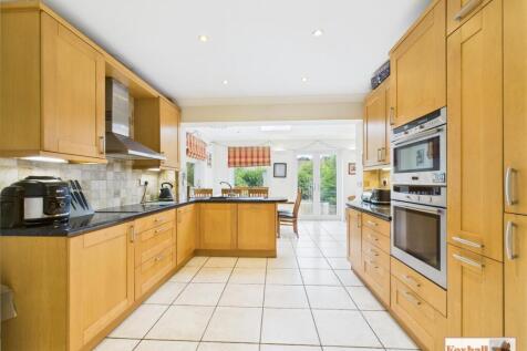 Kitchen / Dining / Sitting Area