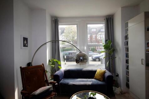 Grosvenor Gardens, Willesden Green photo 4