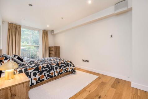 Nevern Place, Earls Court photo 4