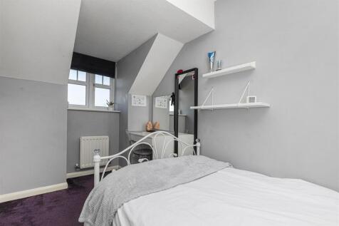 Bramleys Estate Agents - High Bank Close - Elland 