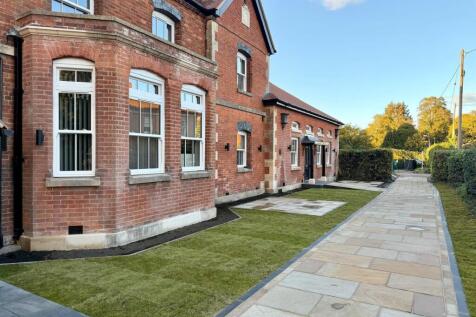 1-bed flat on 4 The Old Hospital, New Park Road, Devizes, £1,250/mo