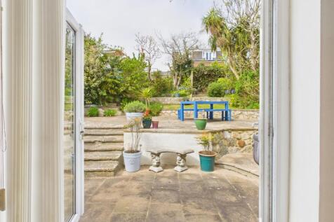 bed 1 patio doors .jpg
