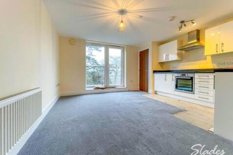 13 robinia lounge ma
