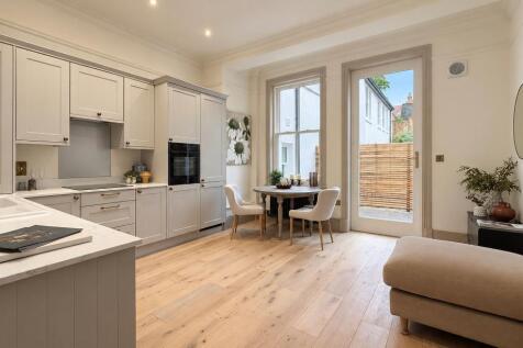 Kitchen/living area