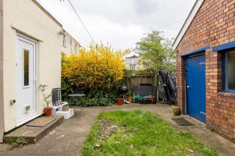 FFF 129 Cheltenham Road, BS6-15.jpg
