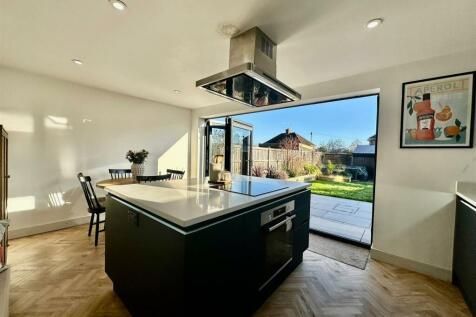 WhatsApp Image 2025-01-09 at 16.01.05_0caee63a.jpg