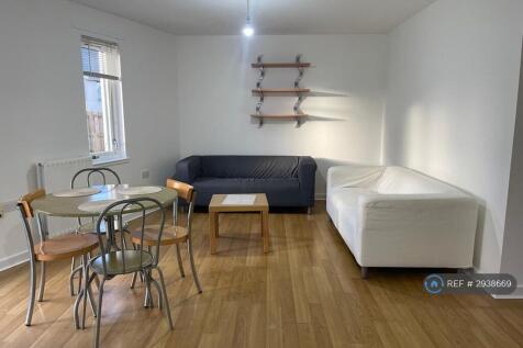 Spacious And Bright Living Accommodation