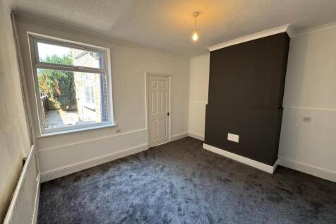 Lancaster Avenue, Grimsby photo 5