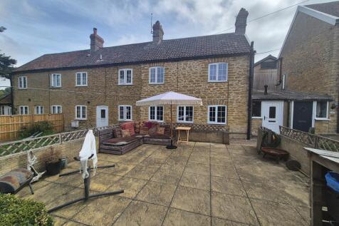 Crewkerne, TA18 - property photo