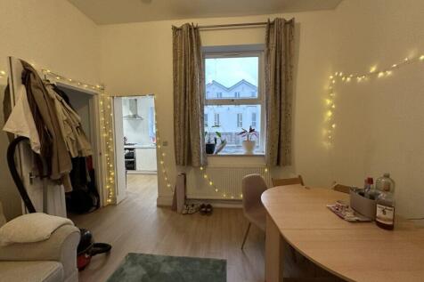 Wellington Road - Fallowfield - £180 PPPW photo 3
