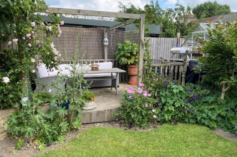Moorside garden 1.jpg