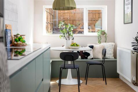 Kitchen_2.jpg