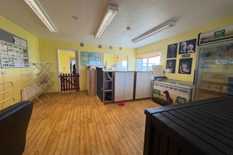 MAIN OFFICE/RETAIL AREA