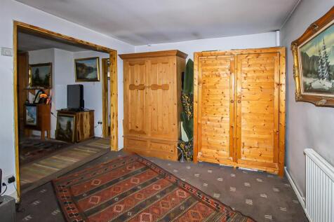 SITTING ROOM/BEDROOM