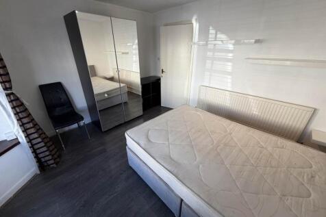 Bedroom 1 (1)