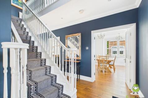 CAM03778G0-PR0241-STILL003