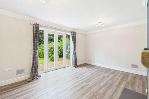Herbert Gardens, Towcester, NN12 photo 3