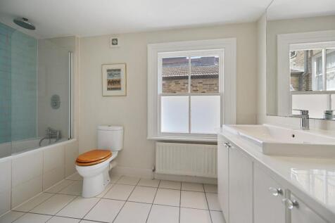 BCFBL -  Becklow Road - Bathroom (4).JPG