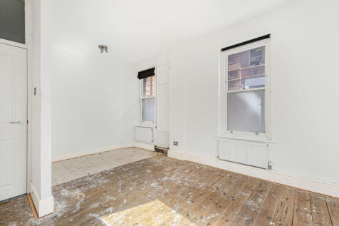 Reception/Bedroom