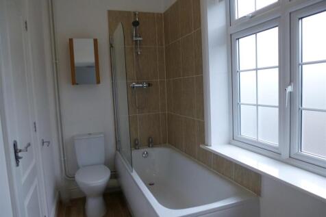 Old Fire Station Flat bathroom.jpg