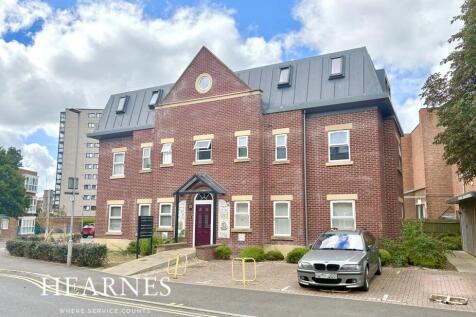 Poole, BH15 - property photo