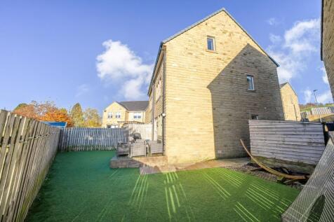 SIDE AND REAR GARDEN