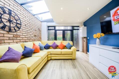 Living Room/ Kitchen