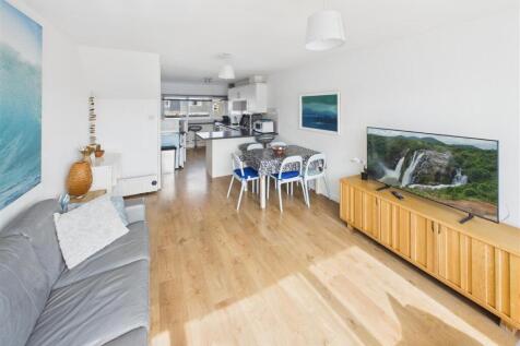 OPEN PLAN LOUNGE/KITCHEN/DINER