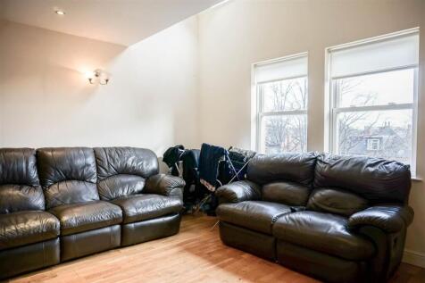 Broomfield Cres, Leeds photo 3