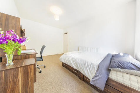 7-bed flat on St Michaels Hill, Kingsdown, Bristol, BS2, £5,593/mo
