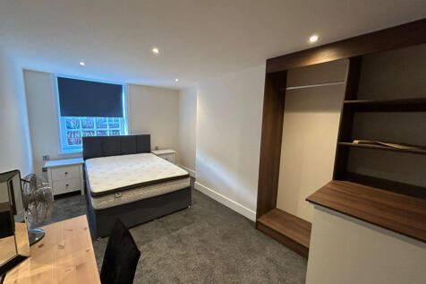 A Luxury 3 Bed Apartment
