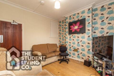 4-bed terraced on Beeston Road, Dunkirk, £1,993/mo