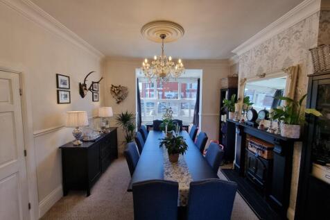 Lounge/ Dining Room Open Plan