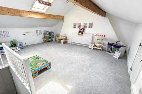 Beech Street bedroom.jpg