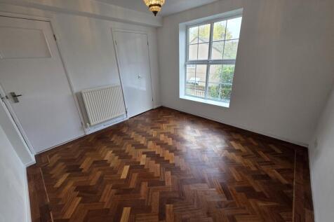 Haldens, Welwyn Garden City, Herts AL7 photo 3