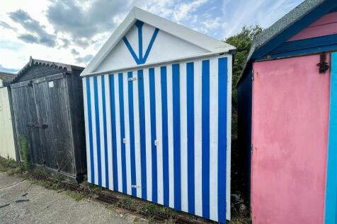 BEACH HUT FRONT