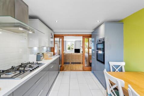 Fitted Kitchen/Dining Room