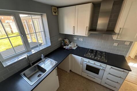 Robin Hood Road, Willenhall, Coventry photo 4