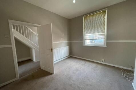Zetland Street, North Road photo 3