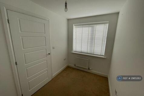 Countess Way, Brooklands, Milton Keynes, MK10 photo 5